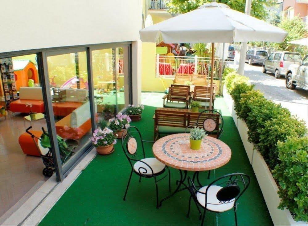 Hotel Jasmine Beach Rimini Exterior photo